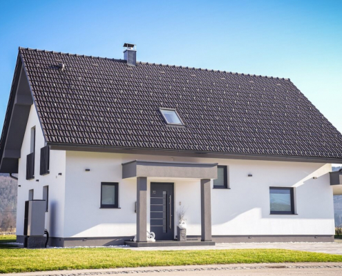 montazna-hisa-inotherm-vrata-1030x686