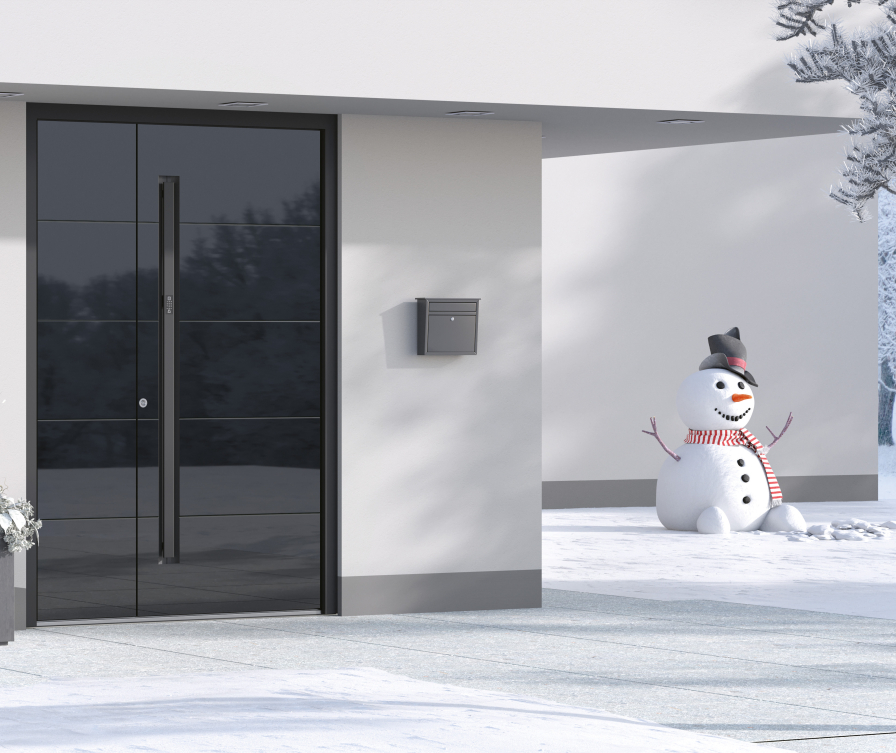 Porte d’entrée aluminium noire avec panneau latéral sans vitrage.