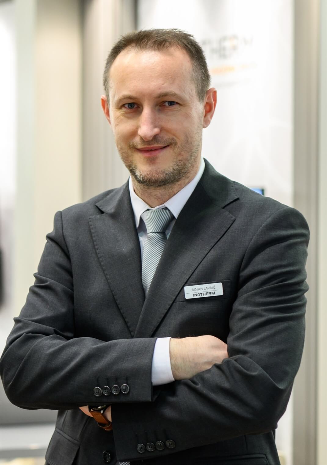 Homme d'affaires prospère, Bojan Lavrič, directeur marketing chez Inotherm