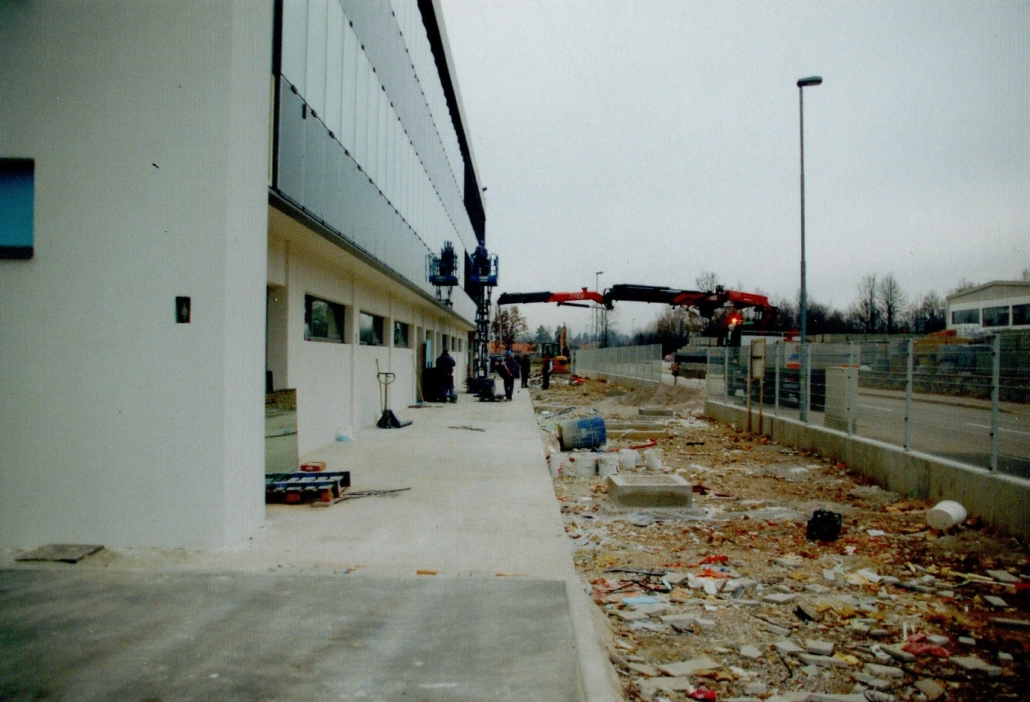 Travaux de construction de la verrerie et de l’atelier de laquage modernes Inotherm à Ribnica