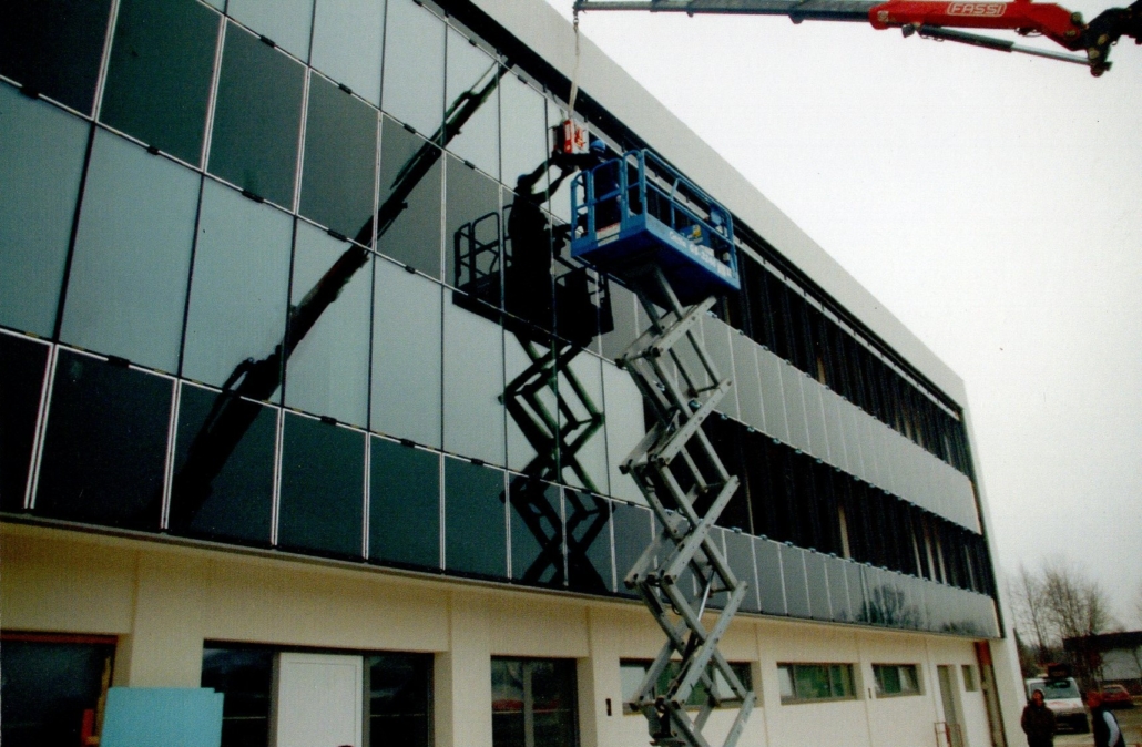 Travaux de construction de la verrerie et de l’atelier de laquage modernes Inotherm à Ribnica