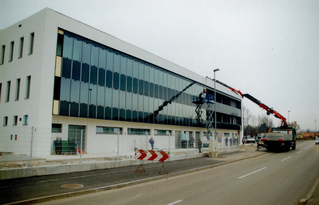 Travaux de construction de la verrerie et de l’atelier de laquage modernes Inotherm à Ribnica