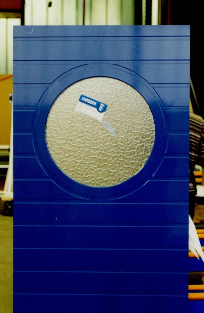 Ancienne image de l’une des premières portes d’entrée Inotherm